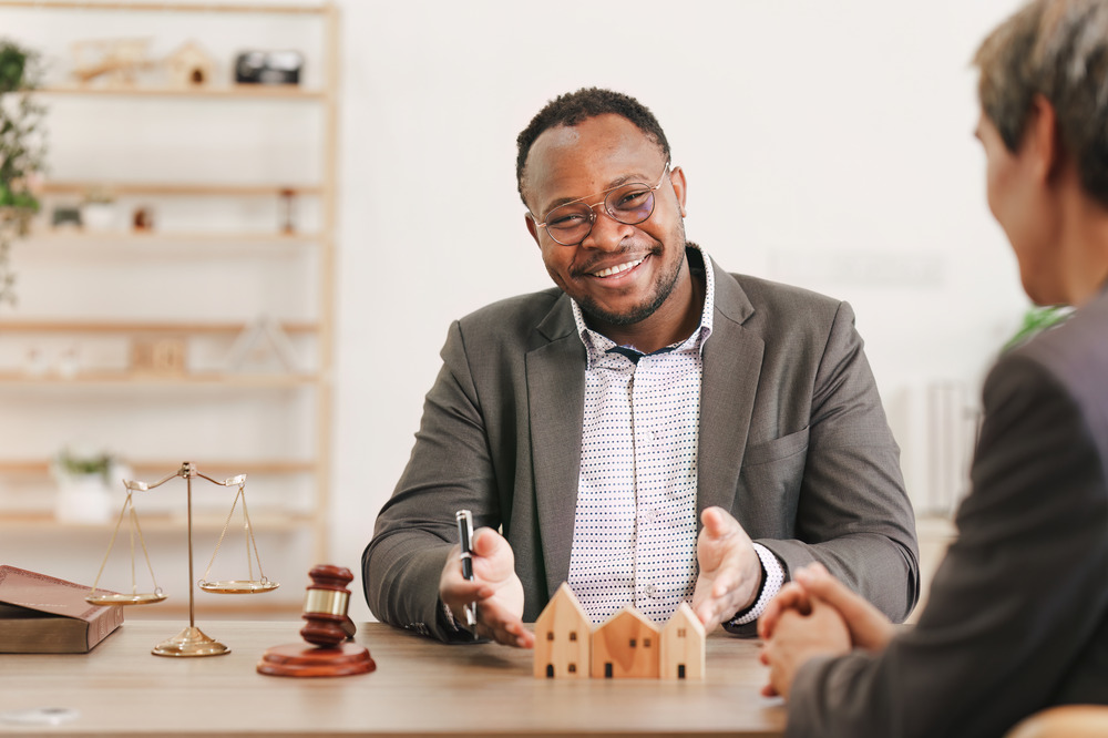 american-african-lawyer-or-real-estate-agent-expla-2025-02-19-12-41-04-utc (1)